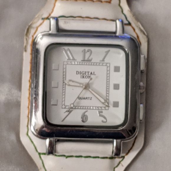 Vintage Digital iKon Watch - Picture 2 of 12